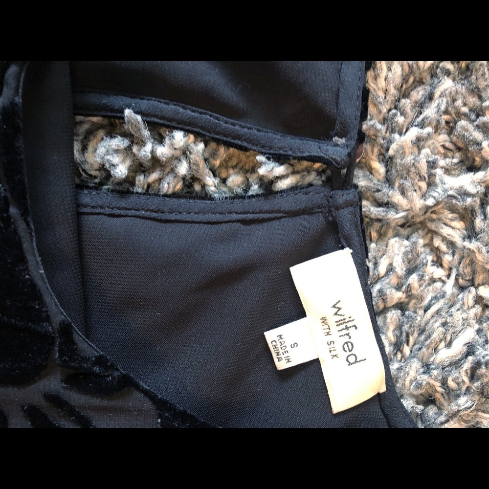 ARITZIA WILFRED VELVET TROMPETTE DRESS BLACK - Picture 6 of 8